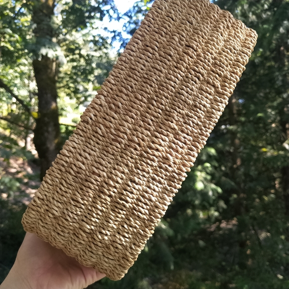 HURRY!! STORE CLOSE THIS WEEK!! BURBERRY LONDON BLUE NOVA CHECK  STRAW BAG - Picture 2 of 9